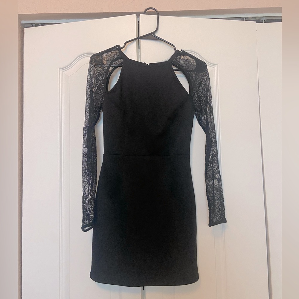 Black long sleeve open back dress (Brand - Tobi)